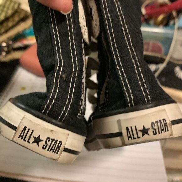 Chuck Taylor All Star Converse High Tops for Kids - Picture 7 of 7